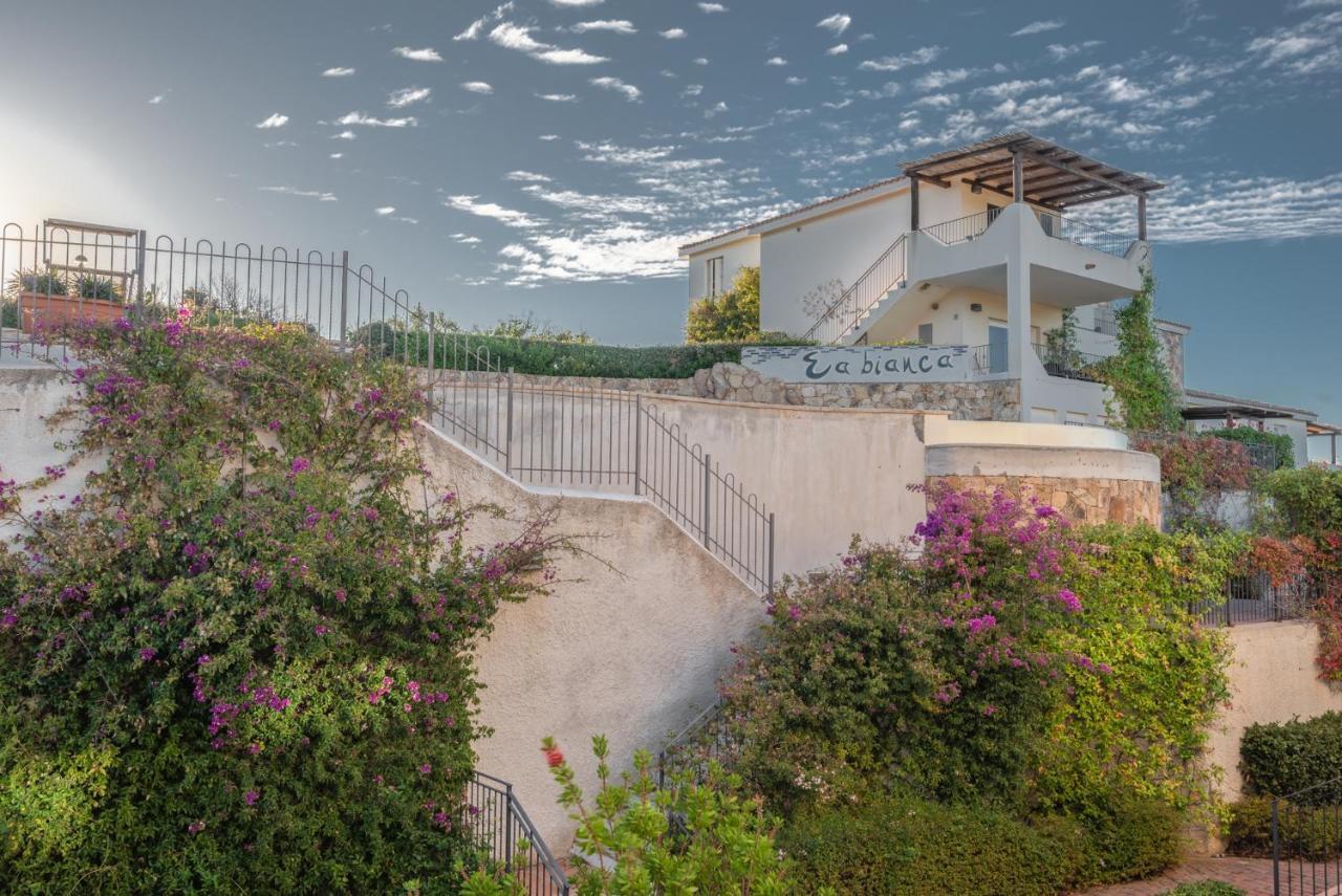 Residence Ea Bianca Baja Sardinia Exterior photo